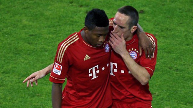 VIDEO: Tình bạn trên mức bình thường của Ribery và Alaba